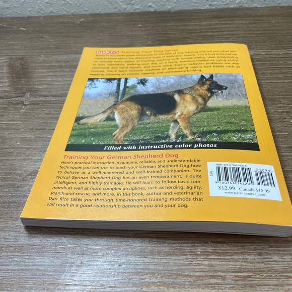 Training Your German Shepherd Dog (Training Your Dog) - Paperback - Picture 4 of 7